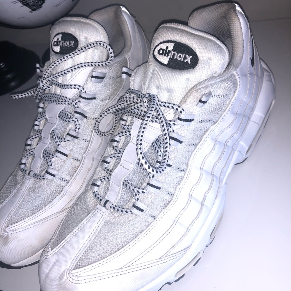 Size 13 MENS NIKE AIR MAX